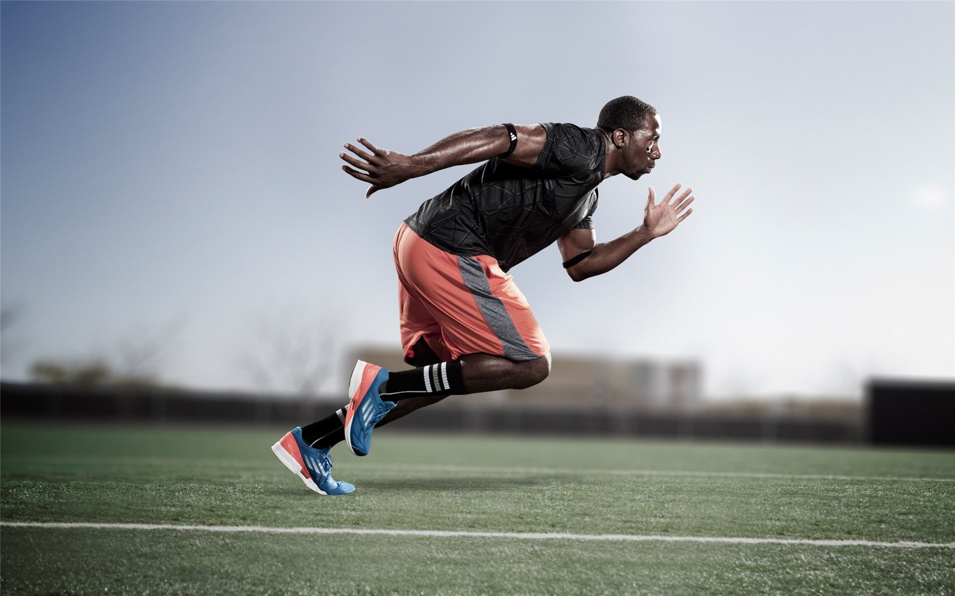 德国男将全程控速合理不急不躁，德国男乒